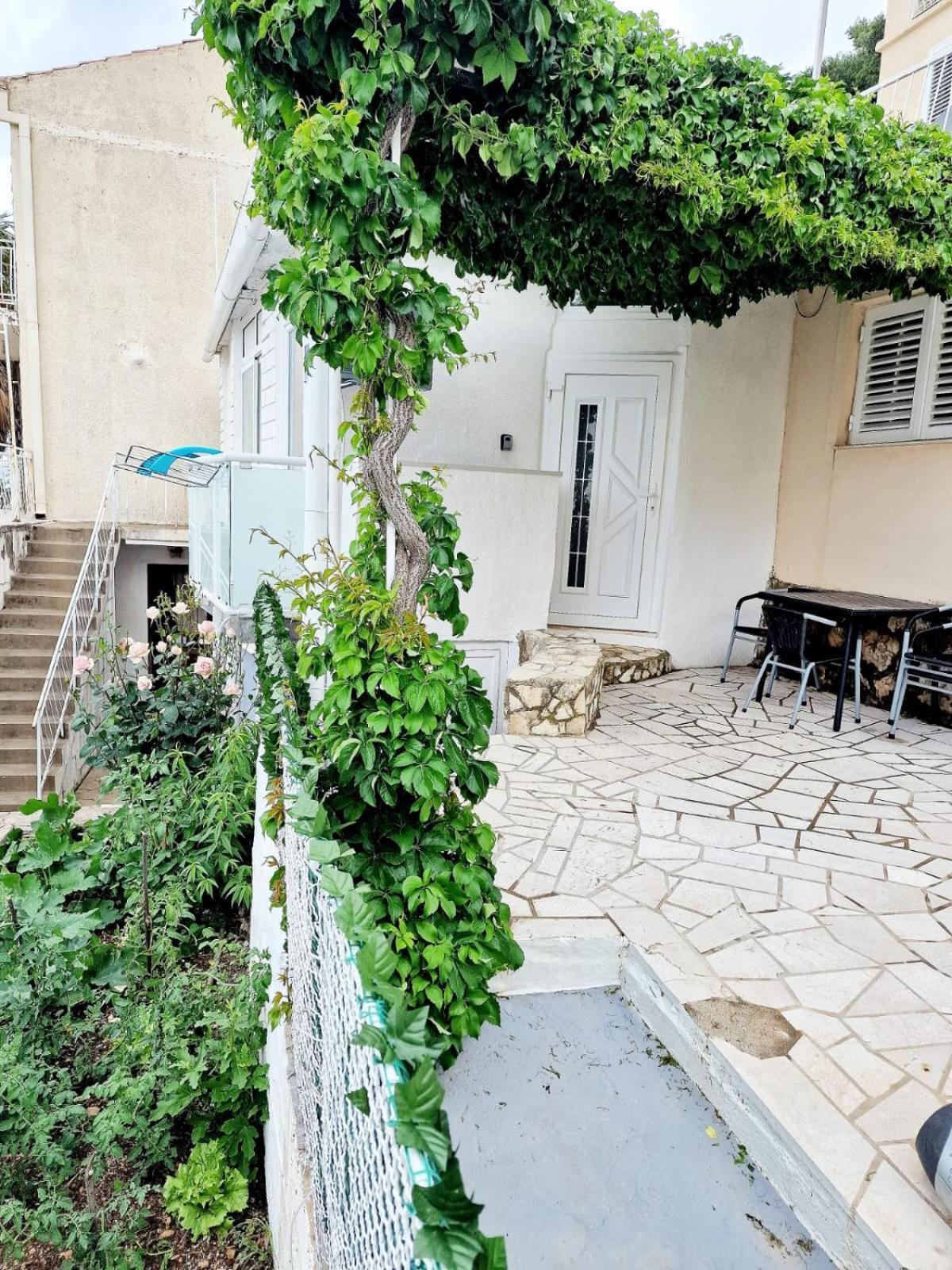 Apartment Ana Lozica With Terrace Дубровник Екстериор снимка